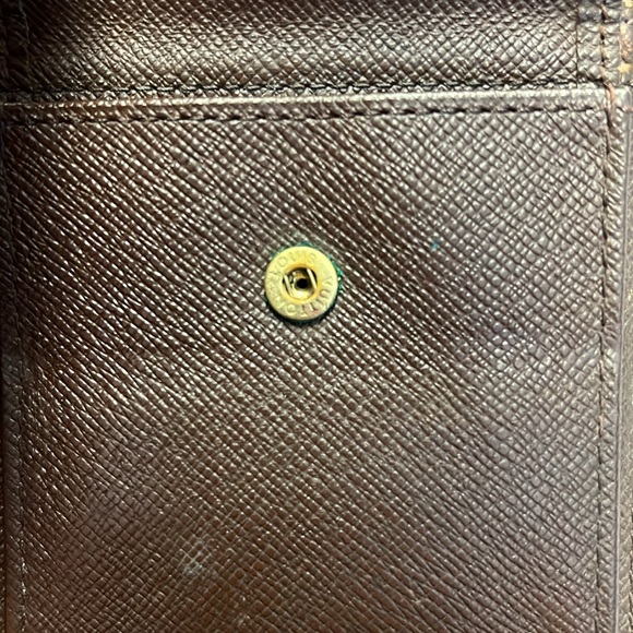 Louis Vuitton bifold wallet - Picture 5 of 10